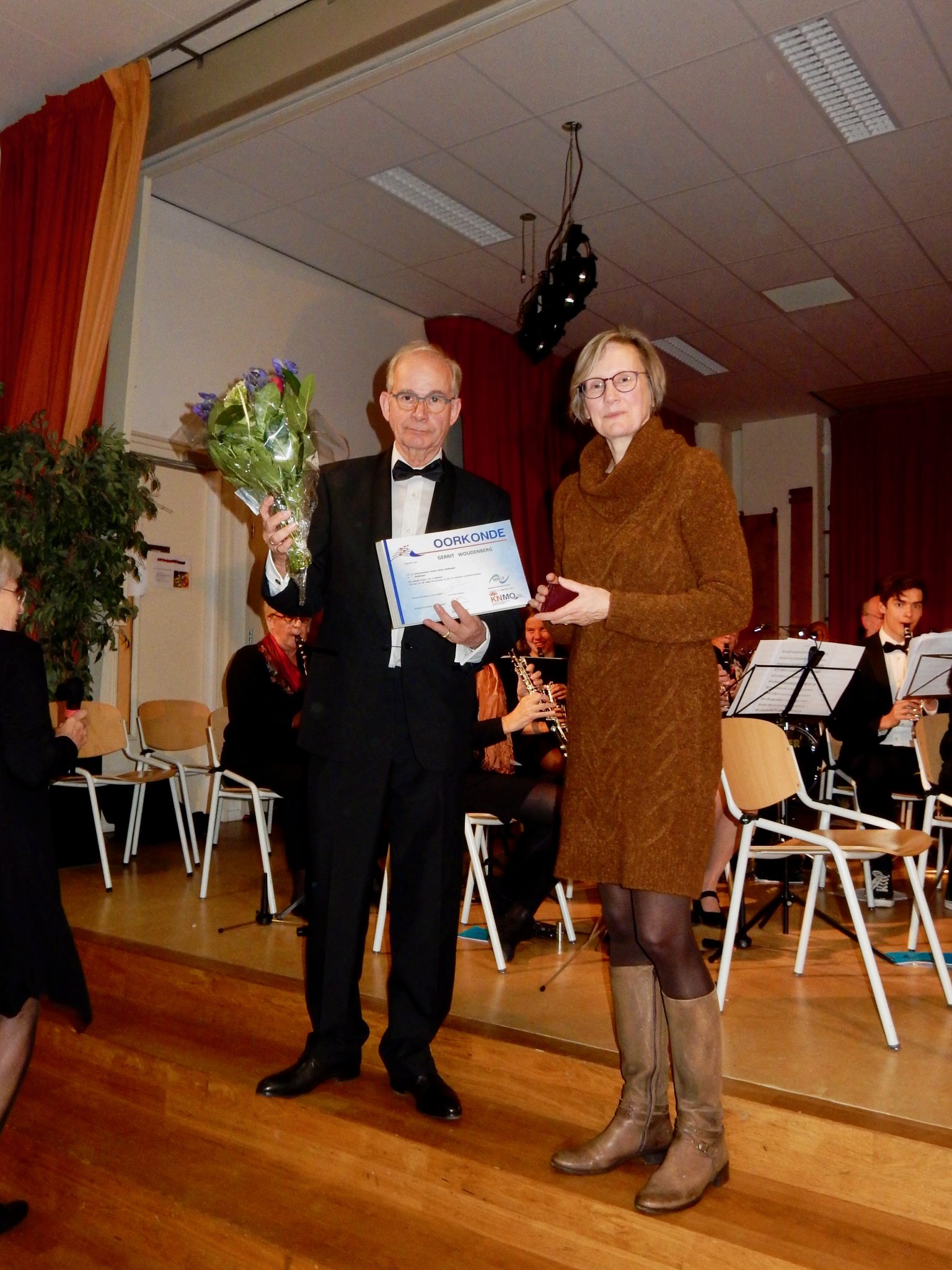 Gerrit Woudenberg gehuldigd voor 60 jaar lid van Prinses Juliana Beekbergen