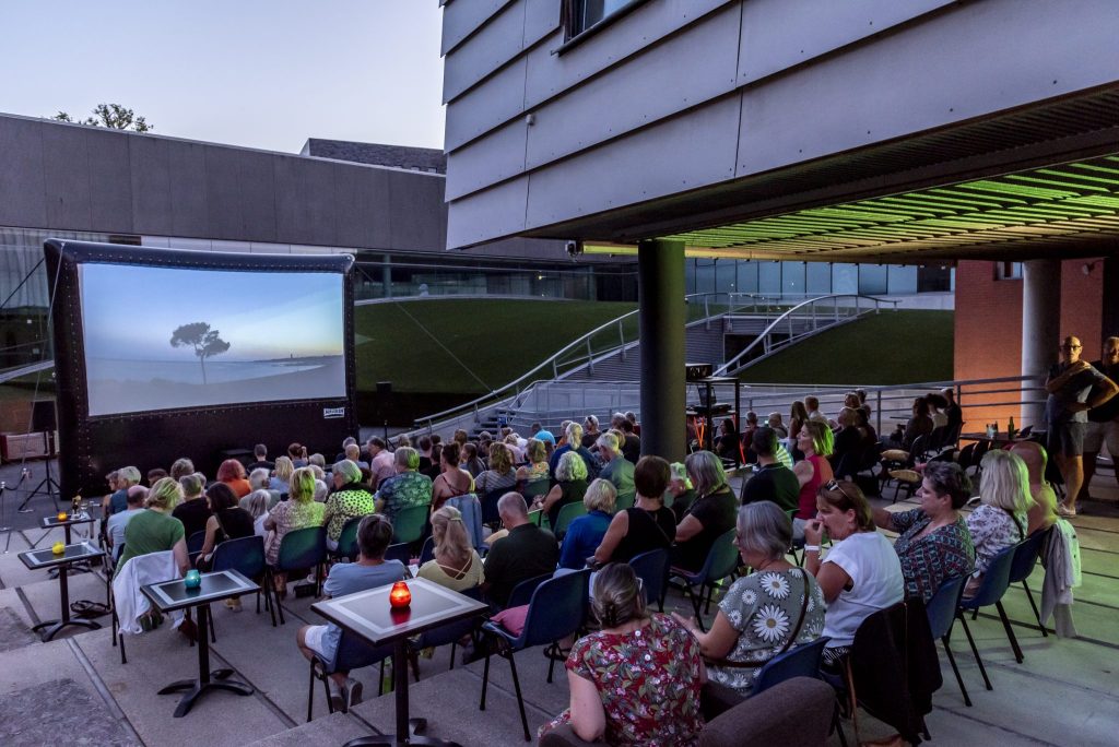 Buitenfilms op het Van Reekumplein: drie zwoele filmavonden in augustus
