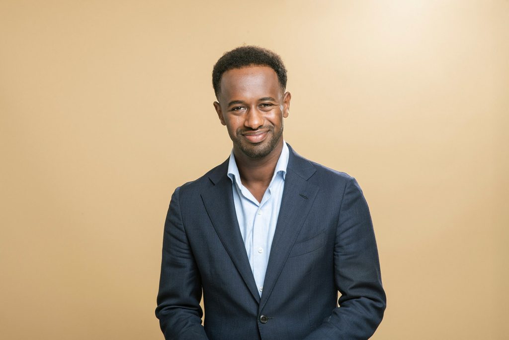 Gesprek over betaalbaar wonen met Habtamu de Hoop in Apeldoorn