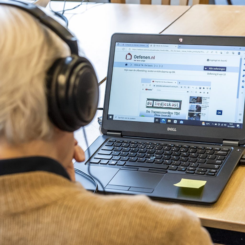 Gratis computercursus Klik & Tik start weer in Apeldoorn en Beekbergen