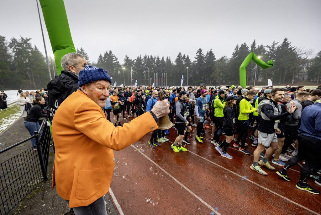 Juan Zijderlaan en Sylvia Mboga Medugu winnen Acht van Apeldoorn