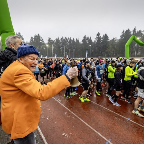 Juan Zijderlaan en Sylvia Mboga Medugu winnen Acht van Apeldoorn tijdens recordeditie