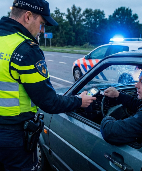 Aantal bekeuringen voor rijden onder invloed in Gelderland in tien jaar verdubbeld