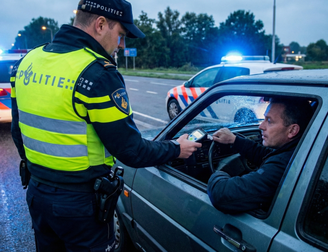 Aantal bekeuringen voor rijden onder invloed in Gelderland in tien jaar verdubbeld