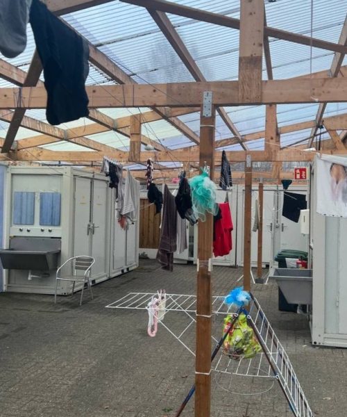 Bewoner opvang Deventerstraat: ‘We willen geen luxe, alleen normale omstandigheden’ (met video)