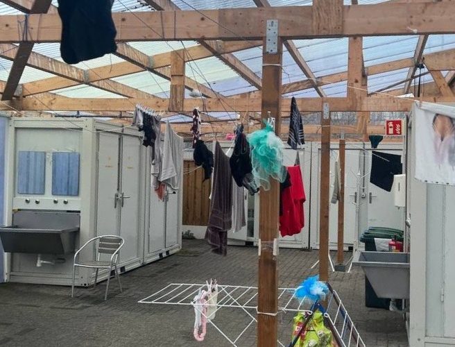 Bewoner opvang Deventerstraat: ‘We willen geen luxe, alleen normale omstandigheden’ (met video)