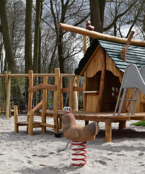 Gemeente Apeldoorn start met onderhoud en vervanging van speeltoestellen