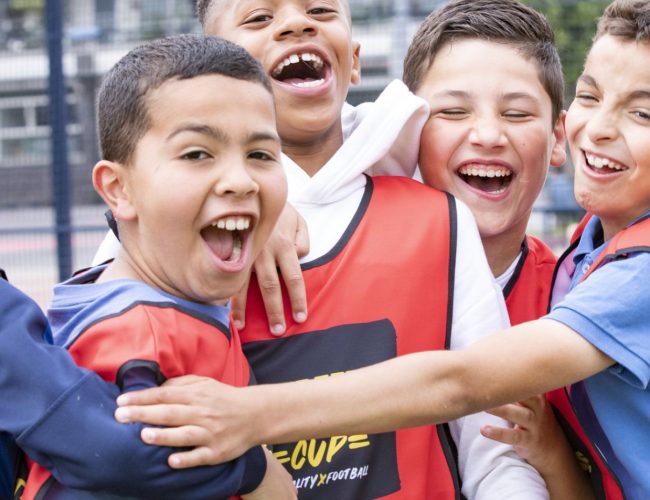 FC Straat komt naar Apeldoorn: straatvoetbal voor jongeren in de wijken