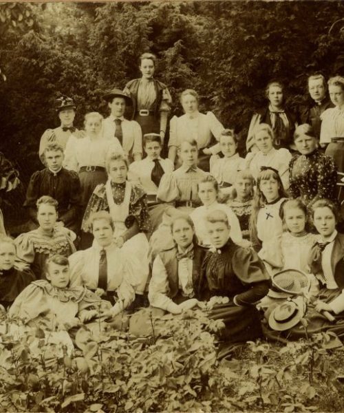 Verhalentafel bij CODA over vrouwenverenigingen in Apeldoorn