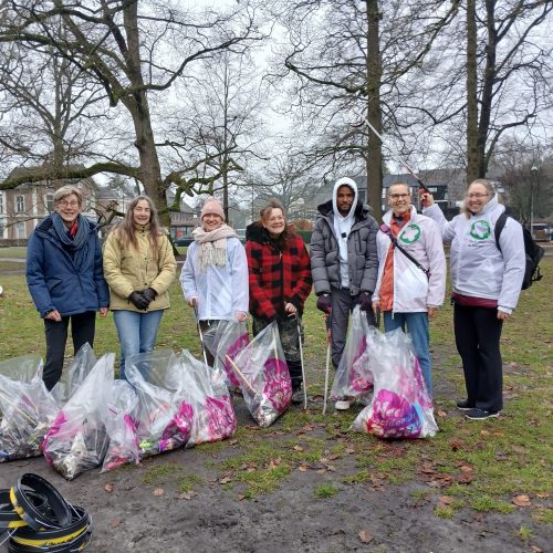 CleanUp in Oranjepark Apeldoorn: samen zwerfafval aanpakken