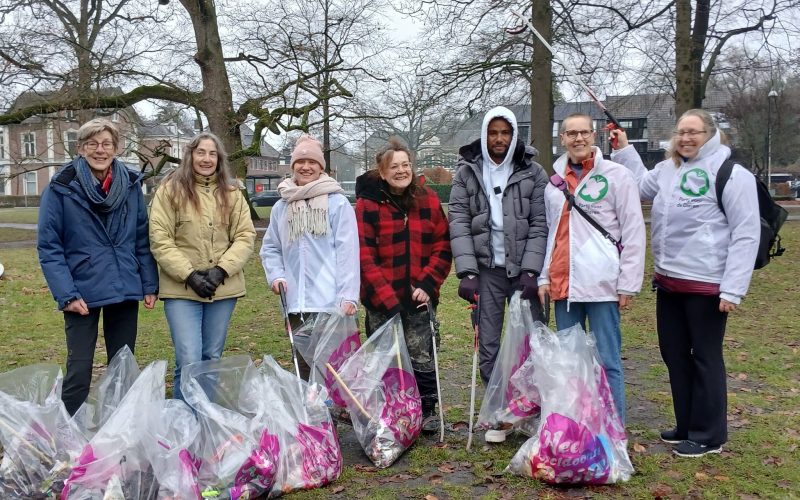 CleanUp in Oranjepark Apeldoorn: samen zwerfafval aanpakken