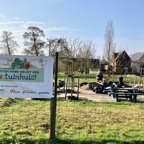 Nieuw tuinhuis voor buurttuin Burlington Park in Apeldoorn