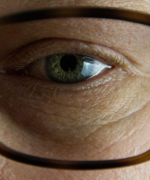 Brilarmoede in Apeldoorn: nieuw initiatief helpt mensen aan bril