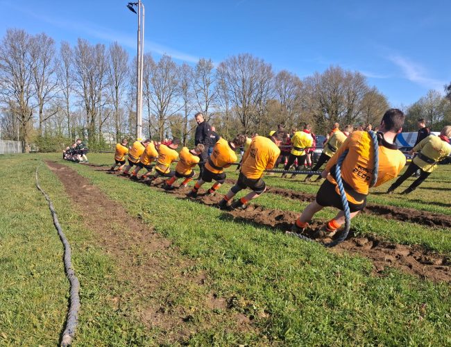 Touwtrekwedstrijden Gewest Oost bij SJW PECO in Teuge