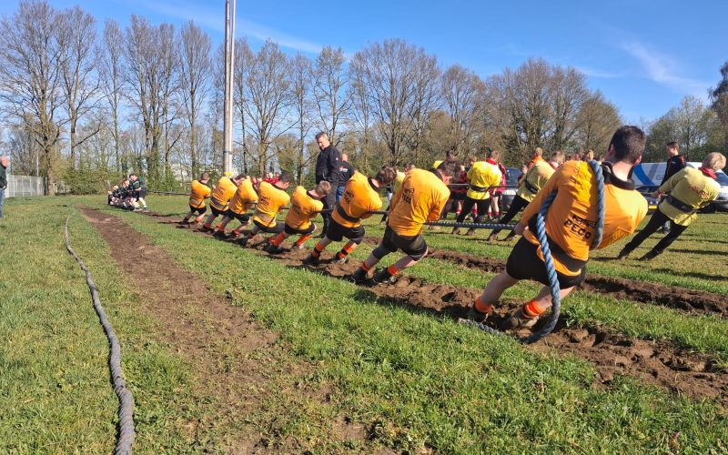 Touwtrekwedstrijden Gewest Oost bij SJW PECO in Teuge