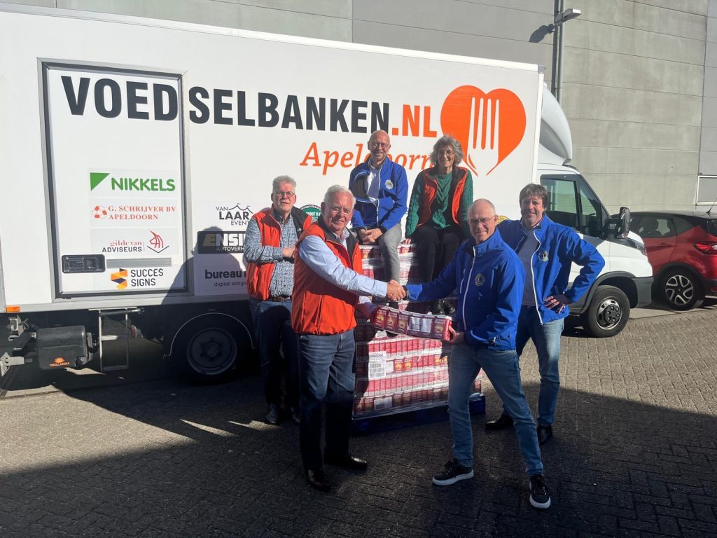 2.752 pakken koffie voor Voedselbank Apeldoorn dankzij waardepuntenactie