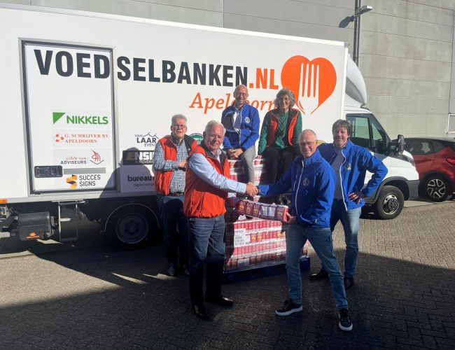 Inzamelingsactie waardepunten levert duizenden pakken koffie op voor Voedselbank Apeldoorn