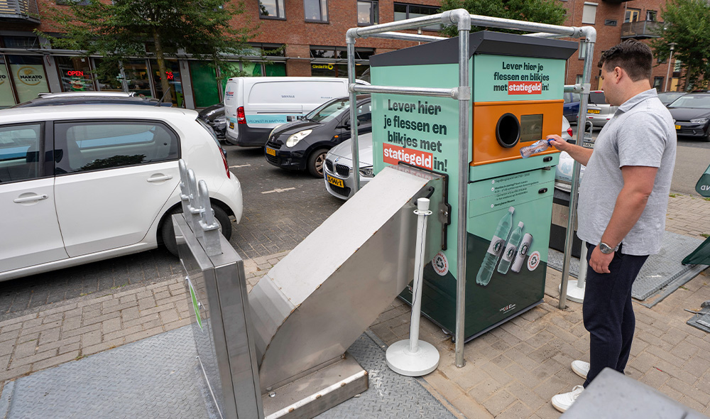 Apeldoorn test als eerste openbare statiegeldautomaten bij winkelcentra