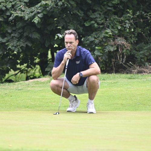 Bas Heussen uit Beekbergen wint Dutch Open Pitch & Putt 2026