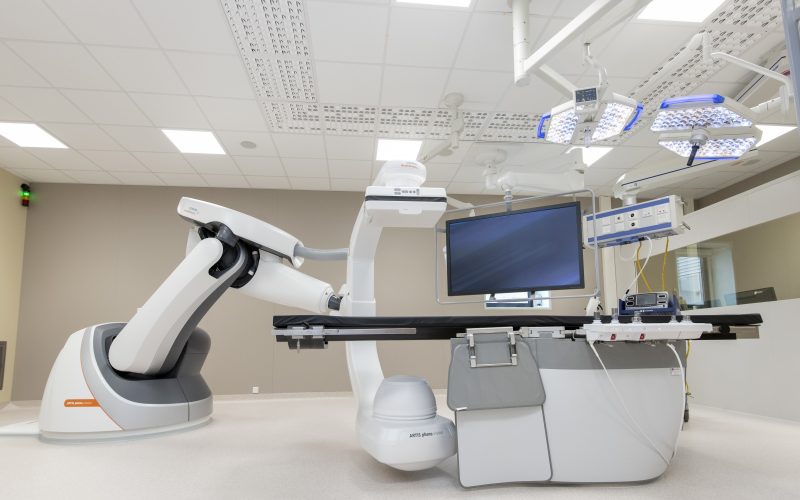 Gelre ziekenhuizen opent nieuwe hybride operatiekamer in Apeldoorn