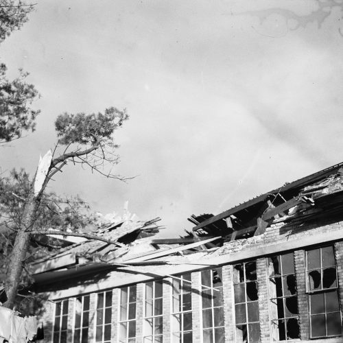 Apeldoorn herdenkt vliegramp op Christelijke HBS na 80 jaar