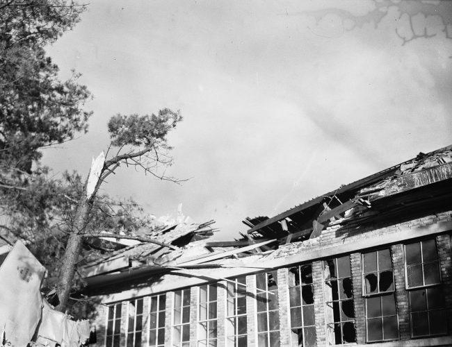 Apeldoorn herdenkt vliegramp op Christelijke HBS na 80 jaar