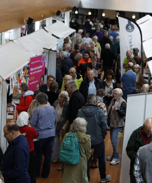 Ruim 70 organisaties presenteren zich tijdens Vrijwilligersmarkt Apeldoorn